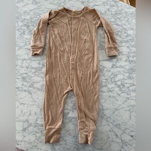 Quincy Mae Pointelle Snap Pajamas/onepiece